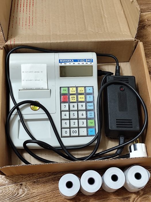 Кассовый аппарат  2 шт .Миника 1102 .