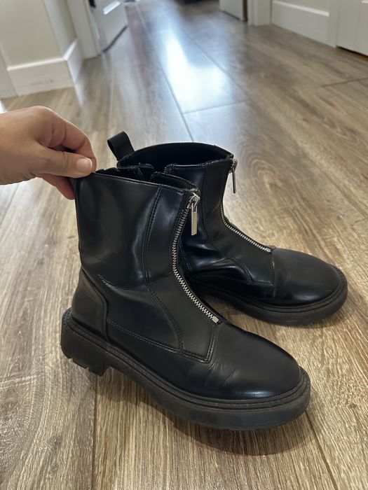 Продам осенние сапоги для девочки Zara