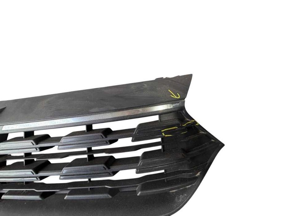 Grila fata Dacia Logan 3 cod piesa 623103394R(mic defect)