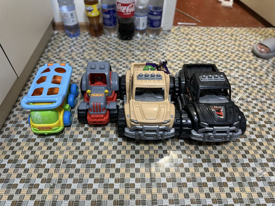Продам игрушечные машинки