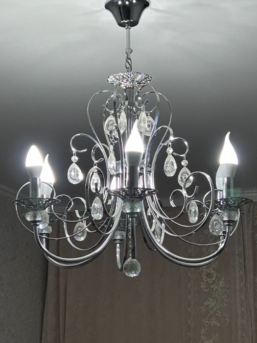 Люстра с хрусталями 15тыс