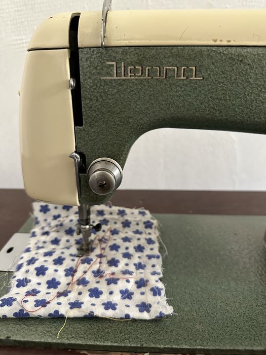 Mașina de cusut de colecție Ileana 67