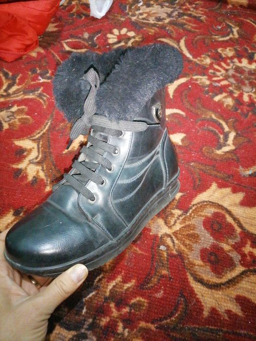 Пару раз одели. Очень удобный. Торг есть.