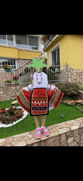 Детска вълнена носия+кожени цървули.