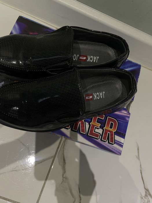 Продам туфли классика