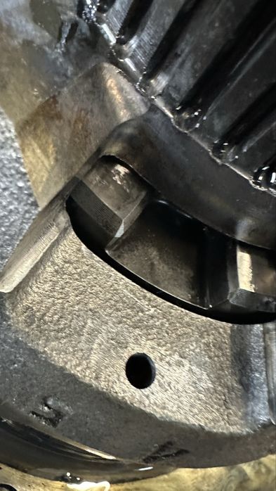 Части за Нисан Патрол - полуоски с карета, заден блокаж, резервоар