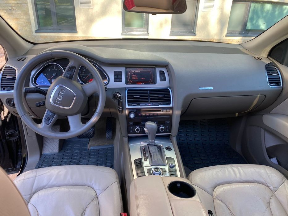 Vand AUDI Q7 - accept si schimburi