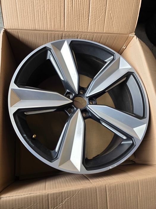 20 цола джанта Оригинал Rs4 Rs5 8W0601025CS 9x20 et26