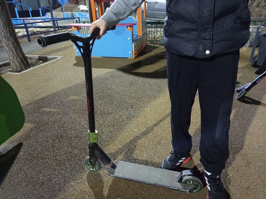 Продам самокат трюковой