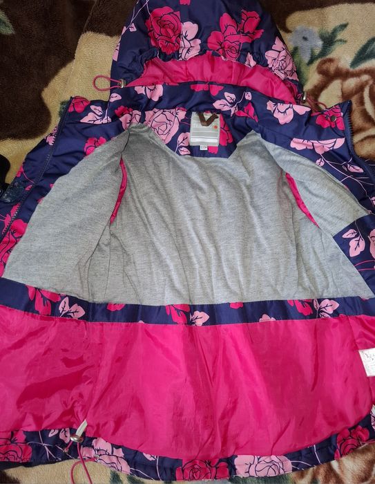 Продам демисезонный комбинезон на девочку