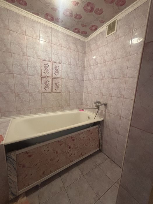 Продам 2 комн квартиру.Бэст