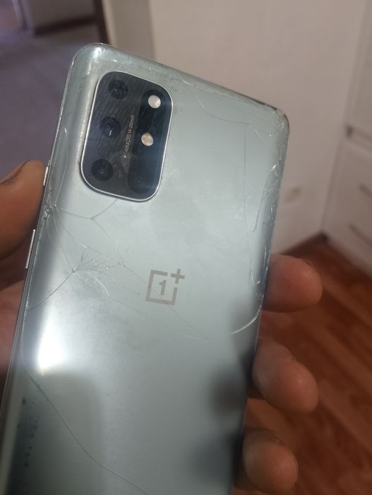 Продам OnePlus 8t