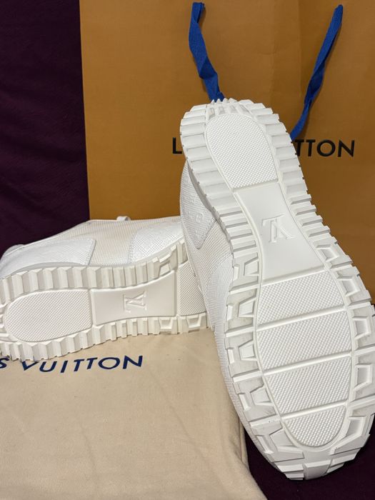 Louis Vuitton Run Away White Monogram