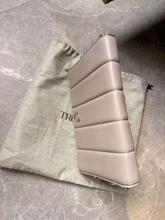 Чанта TRUSSARDI уникален цвят