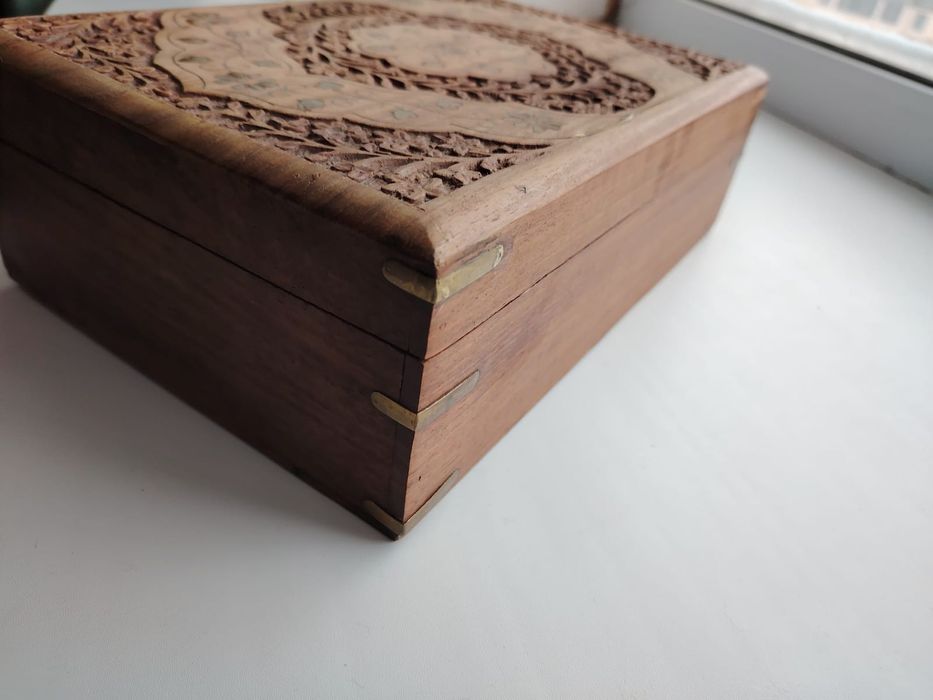 Продам Шкатулку .