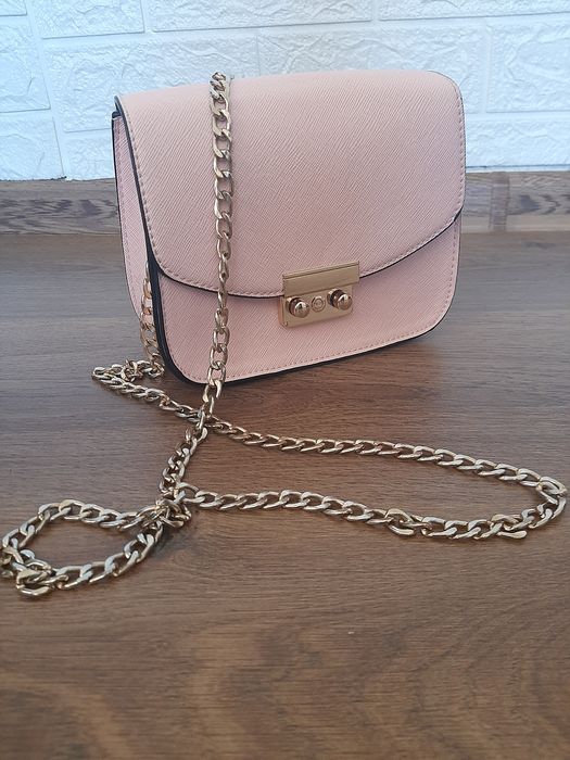 Дамска чантичка .