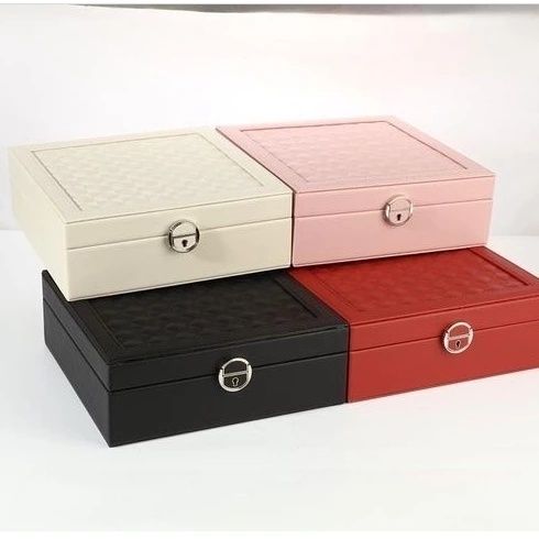 Шкатулки для украшении