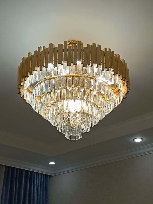 Продается люстра