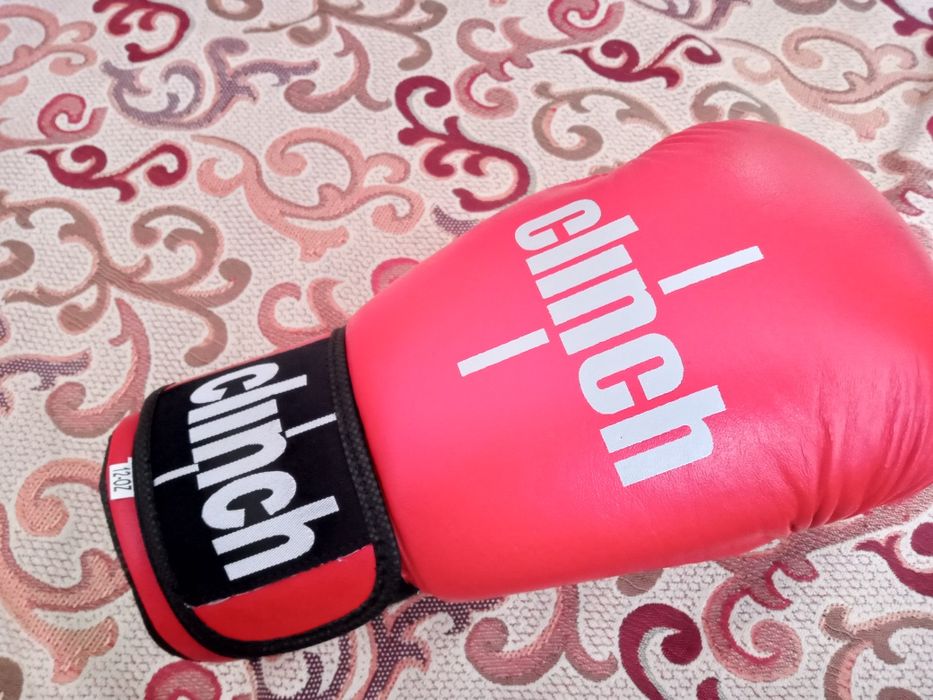 Перчатки clinch абсолютно новые