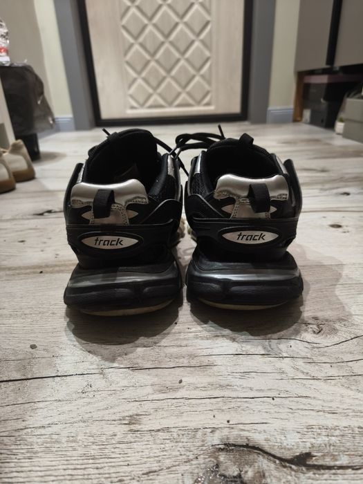 Balenciaga track 1