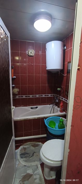 Kvartira sotiladi 2 xona 4 etaj