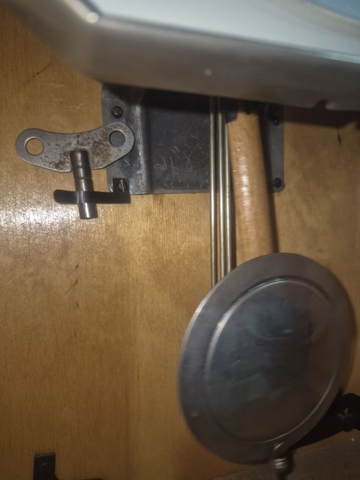 Продам недорого часы с боем