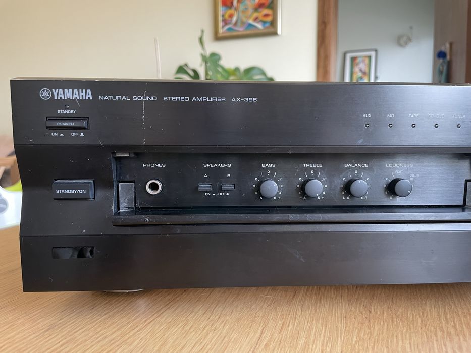Грамофон Universum и усилвател Yamaha AX-396
