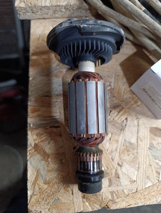 Продавам ъглошлайф БОШ GWS 850CE,125mm.