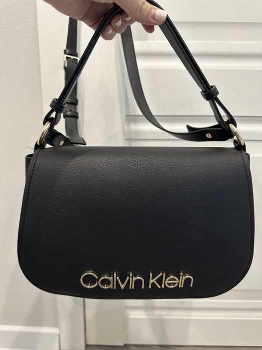 Сумка кросс-боди Calvin Klein