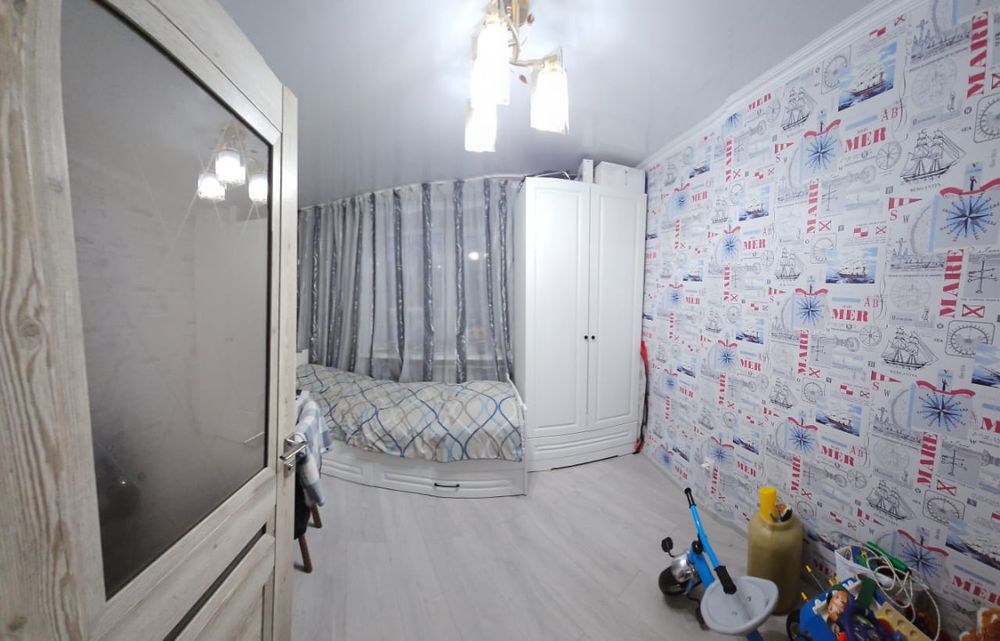 Продам 4 комнатную квартиру