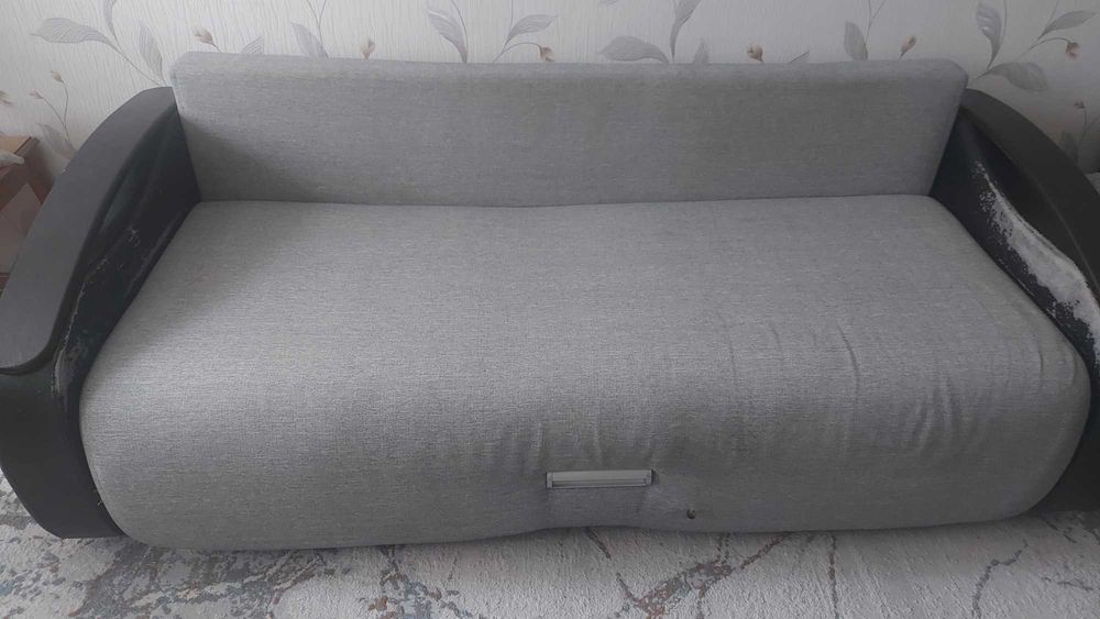 Продам диван в хорошем состоянии