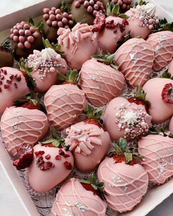 Клубника в шоколаде из Бельгийского шоколада Акция

Клубника в шокола