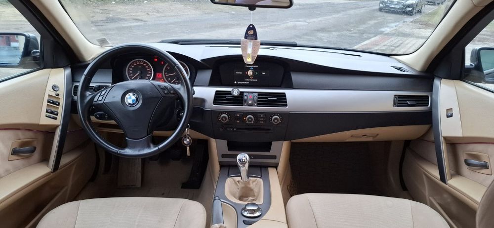 BMW 520i Benzina 170 cp an 2005 Manual 6+1 viteze