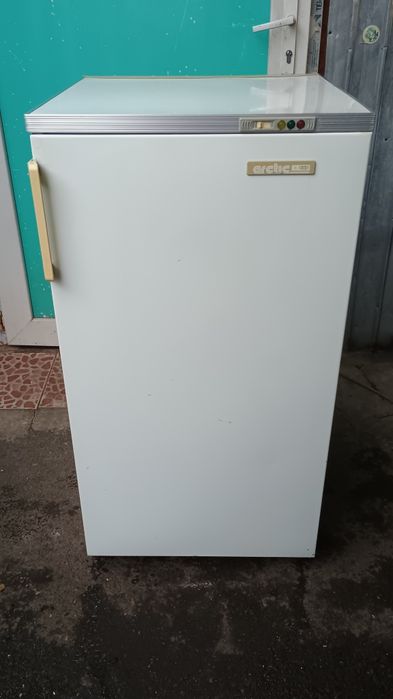 Congelator Arctic 5 rafturi.Asigur Transport București și Ilfov