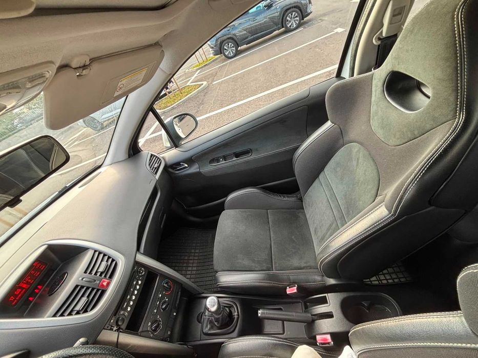 Peugeot 207 RC 1.6 THP 175 CP – 128.000 km