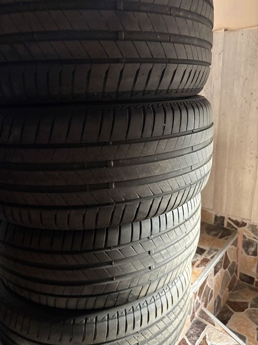Anvelope vara Audi A4 model bridgistone 245/45R18   100y
