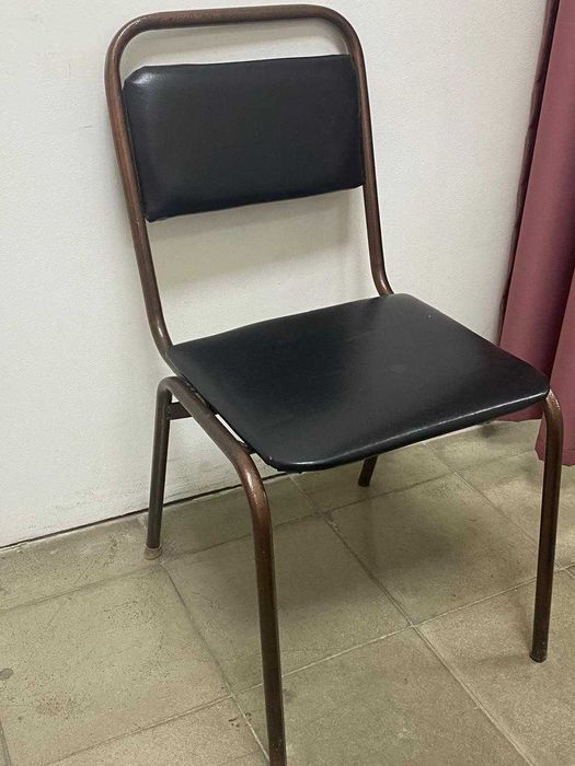 Стул офисный кожанный