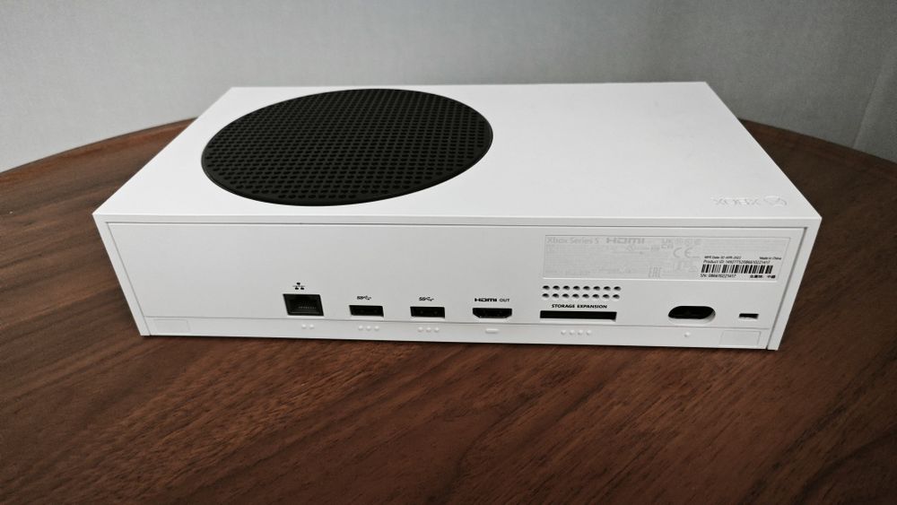 Xbox series s в отличном состоянии