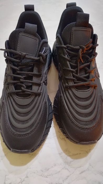 Маратонки номер 40