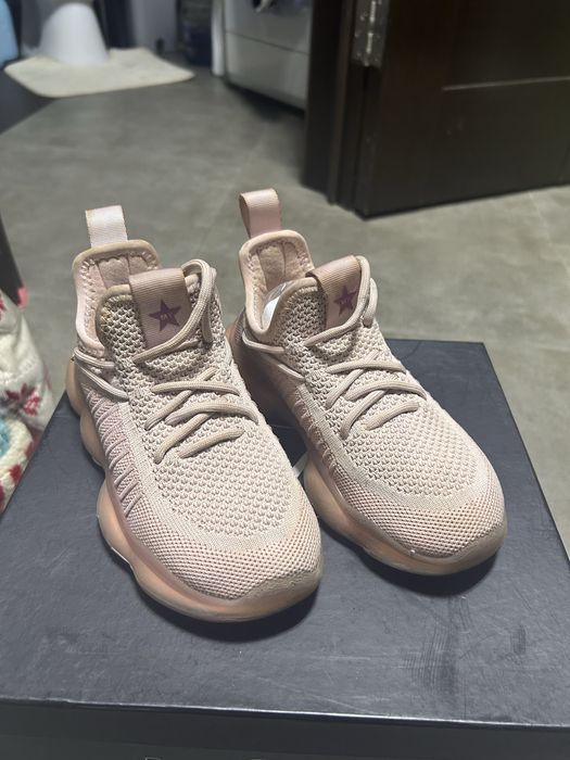 Продам школьные туфли, кроссовки