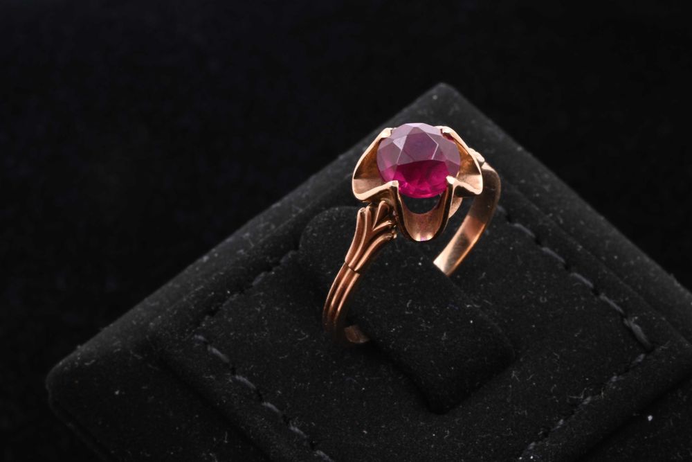 Златен Пръстен с Рубин Съветски Съюз ( Русия) 583 ( 14к)