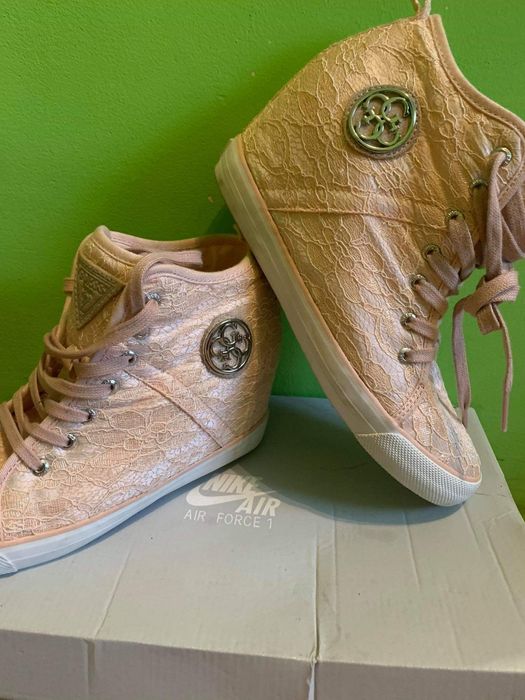 Обувки Guess оригинални