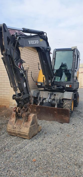 Ekskavator xizmati sam ekskavator