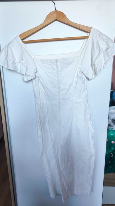 Елегантни дамски рокли