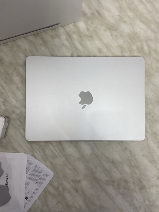 Apple Macbook air m2