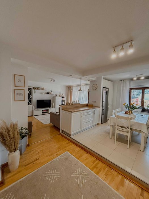 Apartament 4 camere elegant, centru Cluj, zona Avram Iancu–The Office