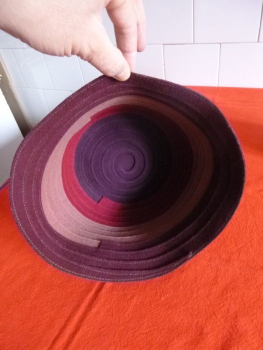 Palarie in dungi din lana