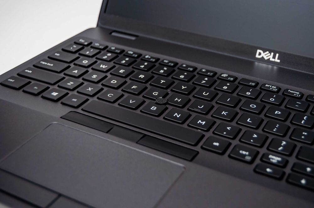 Laptop DELL Latitude 5501, i5 9400H, 32RAM, 512 SSD nou, Geforce MX150