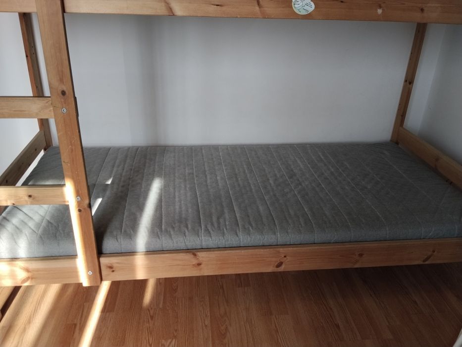 Vând saltea Ikea