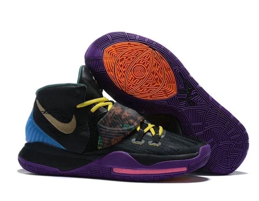 Фирменные кроссовки